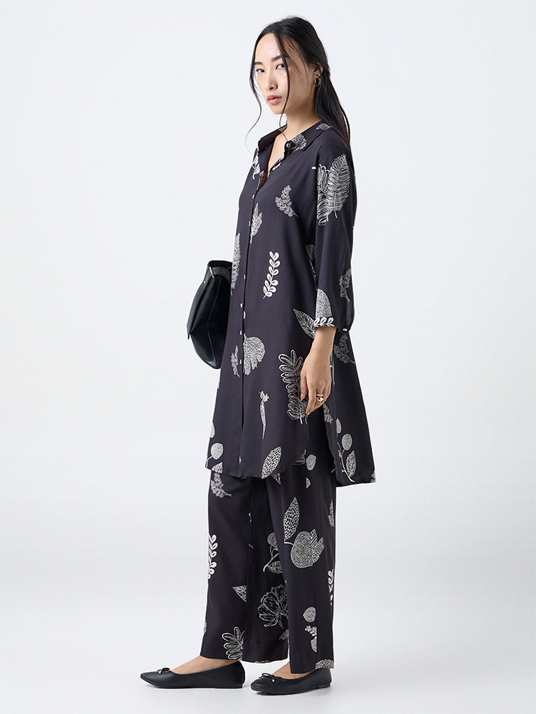 Utsa Black Foliage Printed Pants