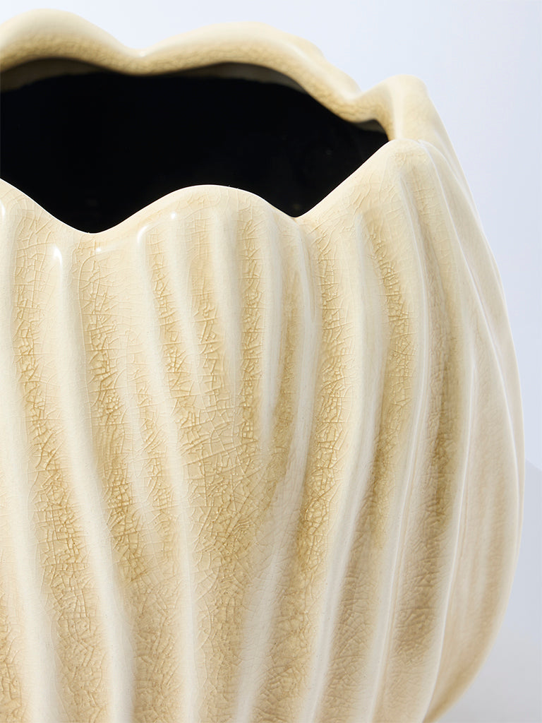 Westside Home Ivory Artichoke Ceramic Planter