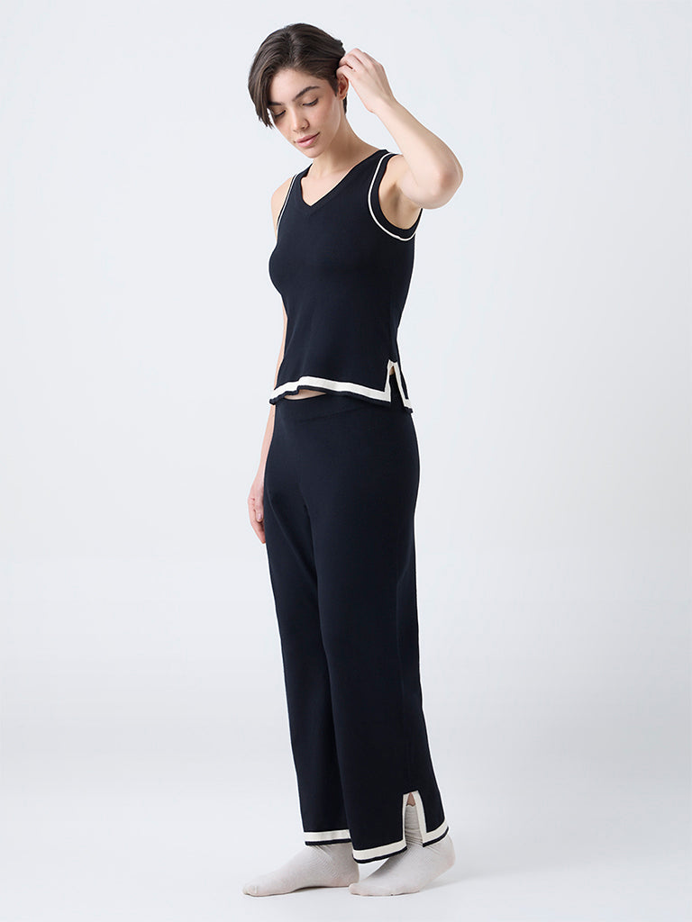 Wunderlove Black Solid Top