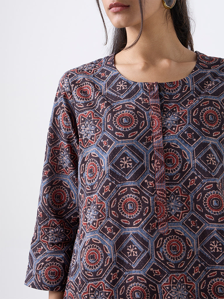 Utsa Multicolour Ajrakh Printed Cotton Straight Kurta