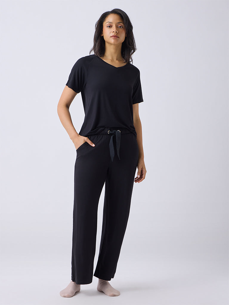 Wunderlove Black Solid Top