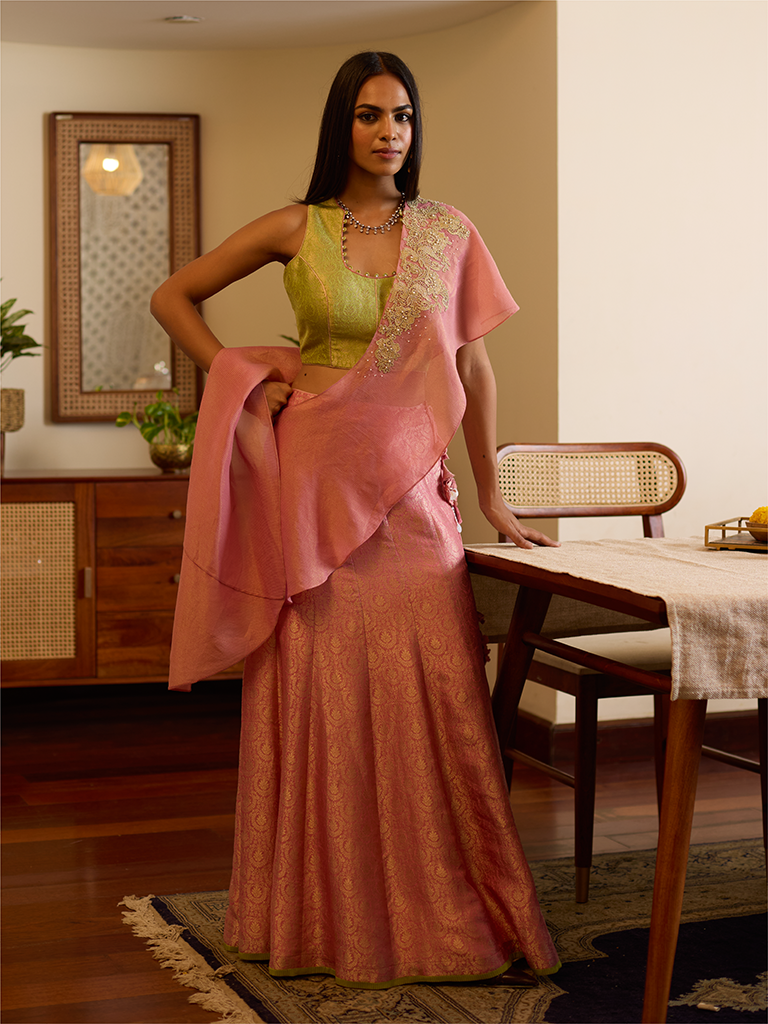 Jacquard Pink Skirt With Pallu