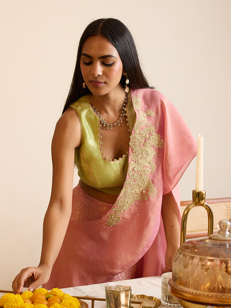 Jacquard Pink Skirt With Pallu