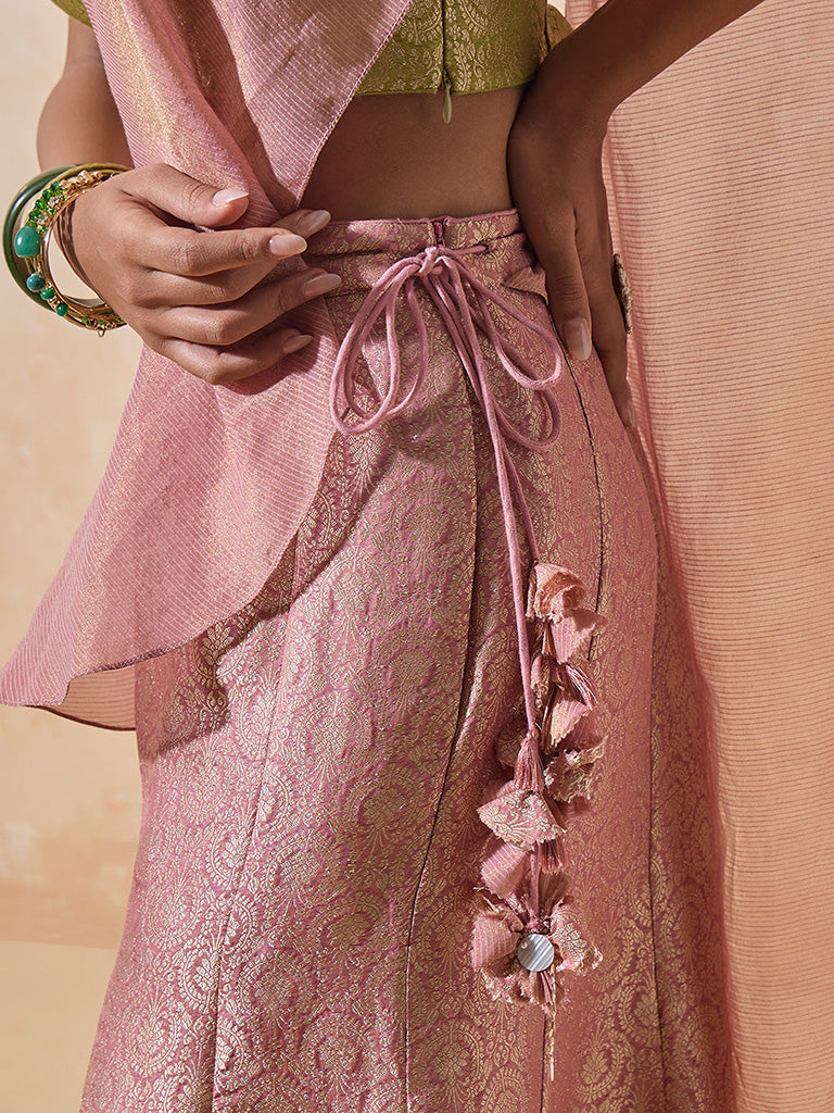 Jacquard Pink Skirt With Pallu