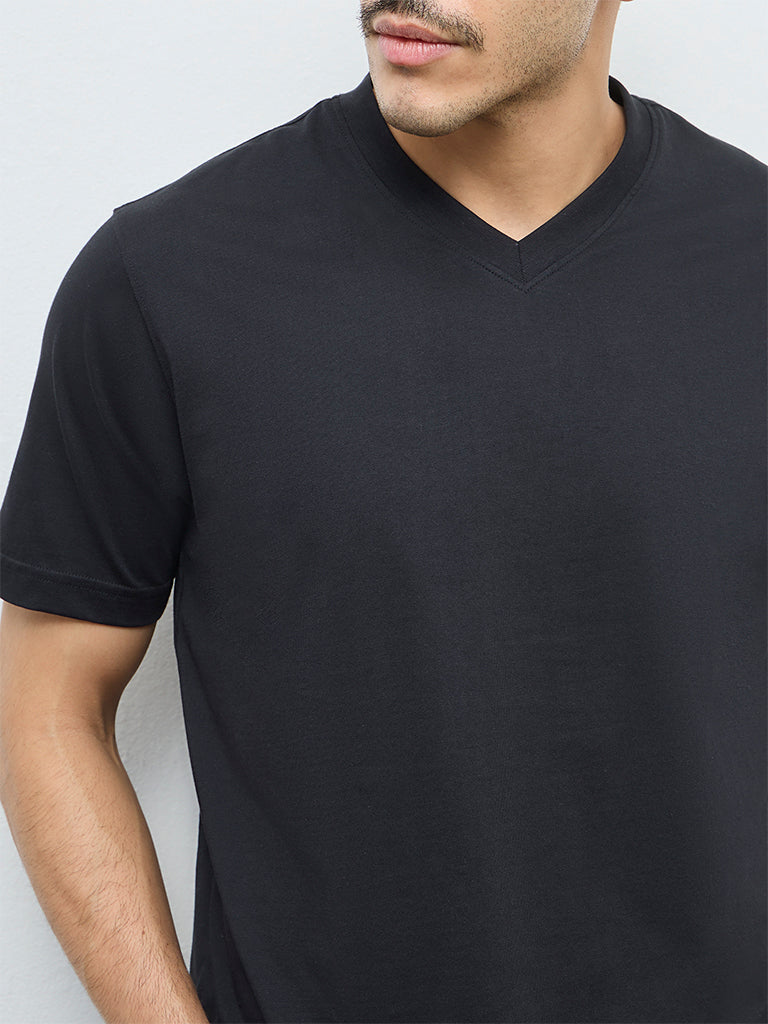 WES Casuals Black Solid Slim-Fit Cotton T-Shirt