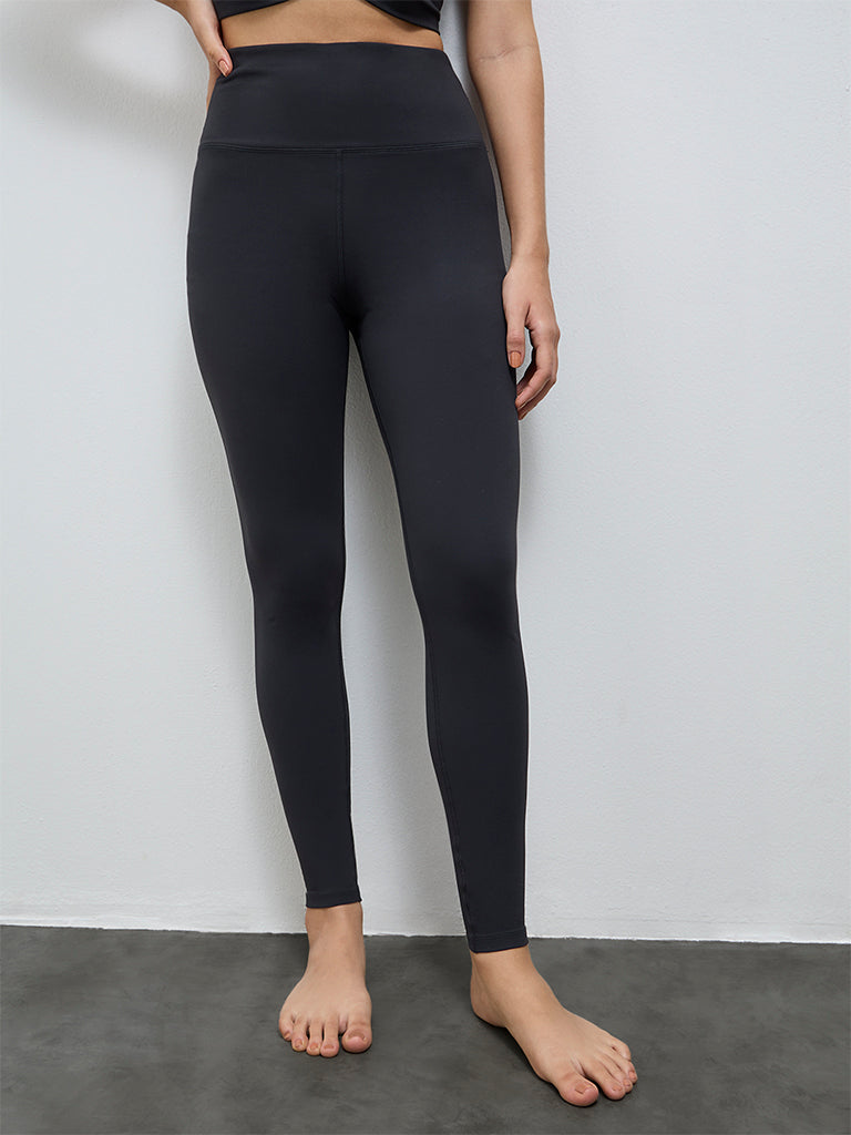 Nuoflexx Black Solid Mid-Rise Yoga Pants