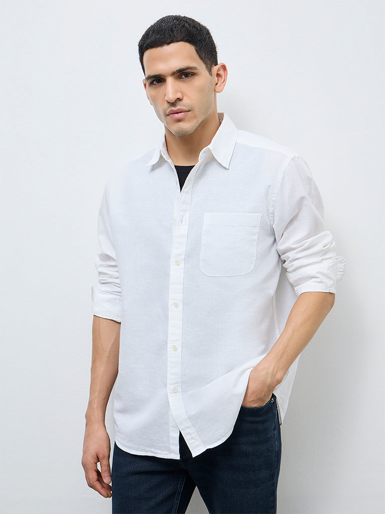 WES Casuals White Solid Relaxed-Fit Cotton-Blend Shirt