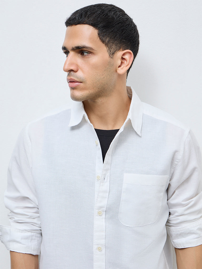 WES Casuals White Solid Relaxed-Fit Cotton-Blend Shirt