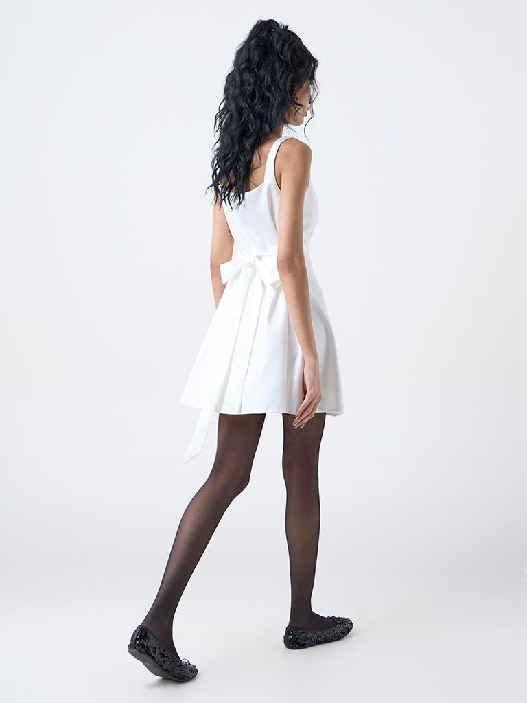 Nuon White Solid Cotton  A-line  Dress