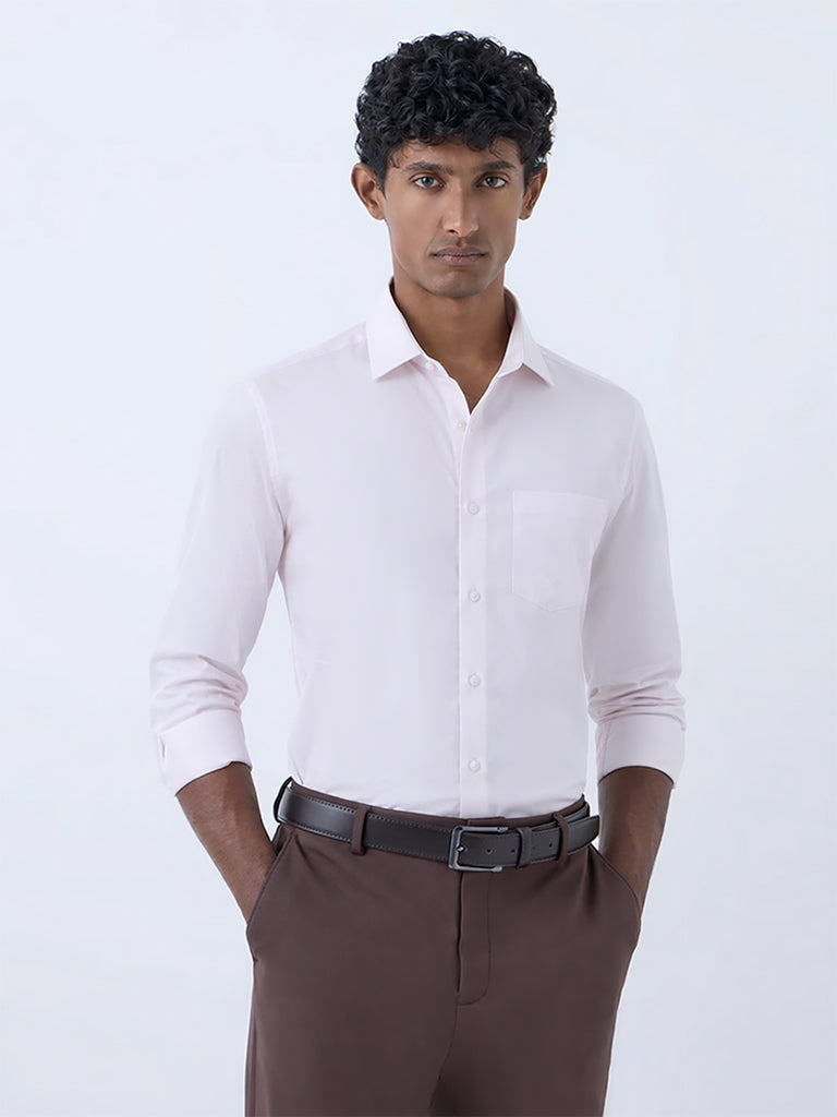 WES Formals Light Pink Solid Slim-Fit Cotton Shirt