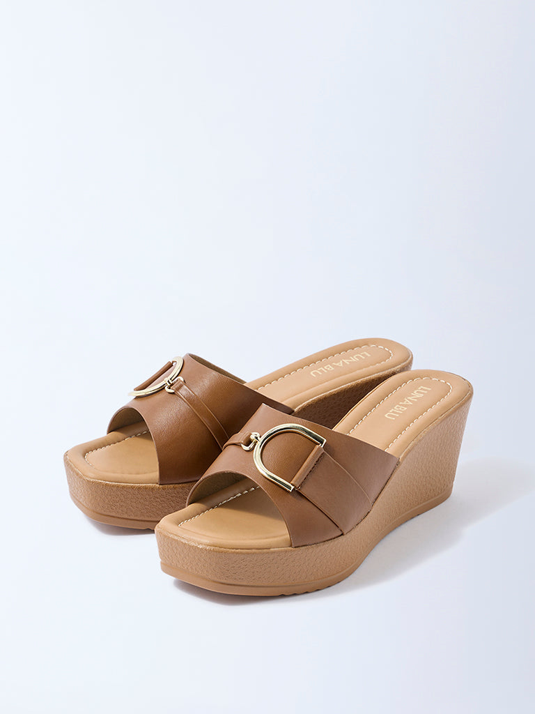 LUNA BLU Tan Hardware-Detail Wedge-Heel Sandals