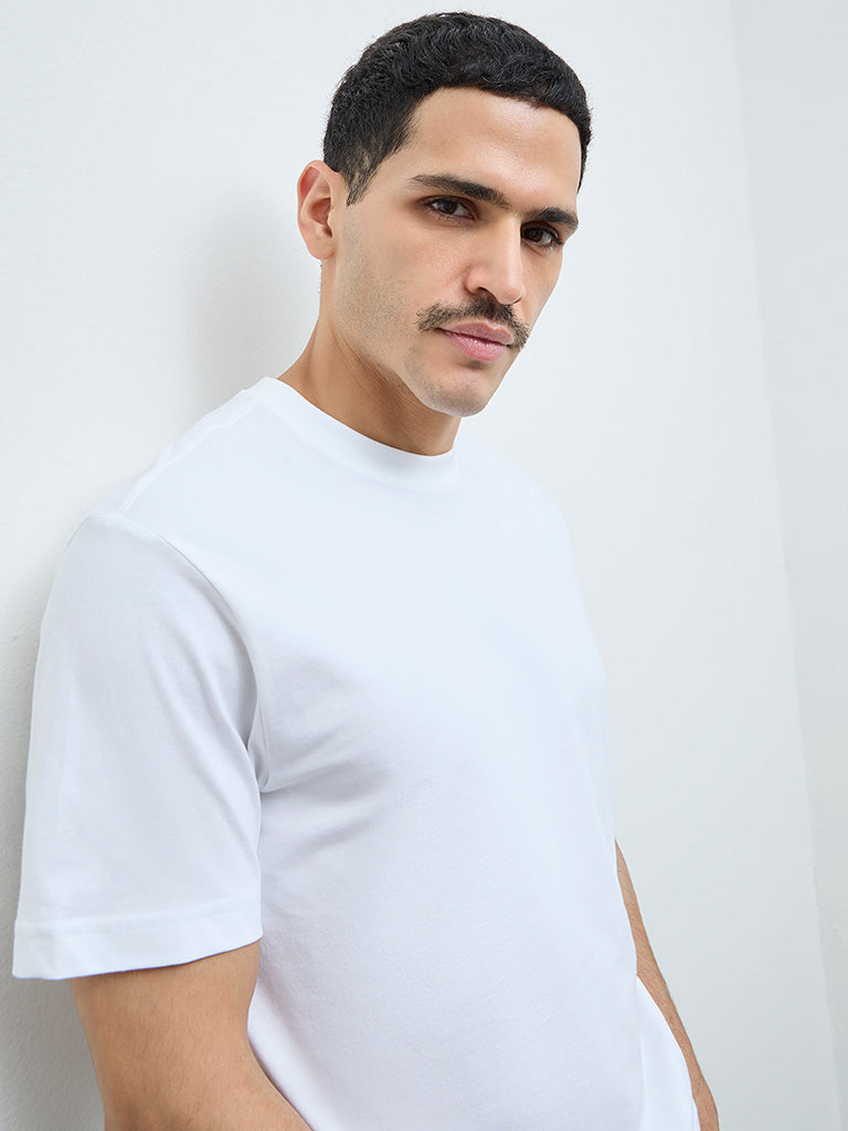 WES Casuals White Solid Slim-Fit Cotton T-Shirt
