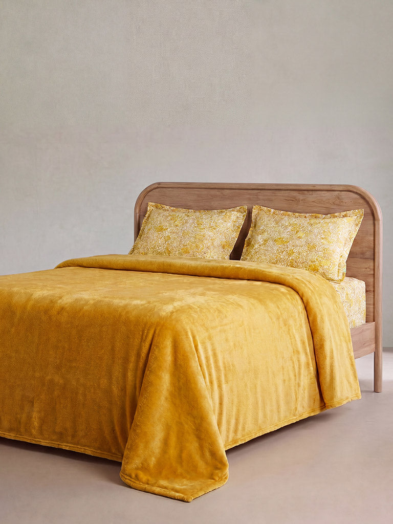 Westside Home Mustard Queen Bed Fleece Blanket