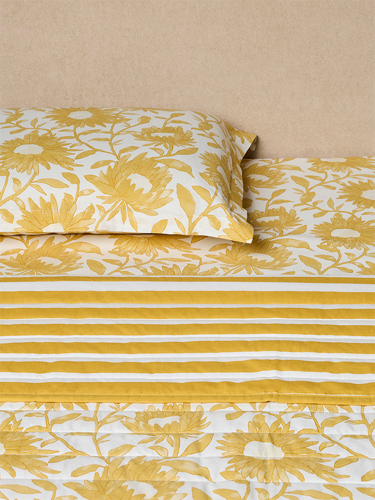 Westside Home Yellow Sunflower Reversible Quilted Queen Bed Comforter