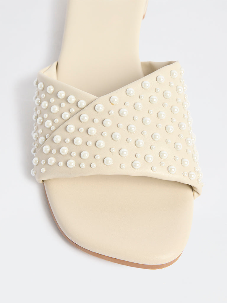 LUNA BLU Ivory Pearl-Detailed Slides