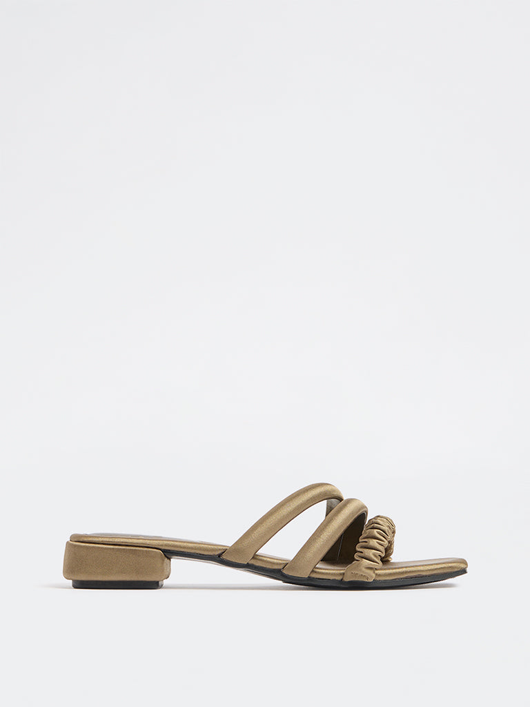 LUNA BLU Olive Puff-Strap Sandals