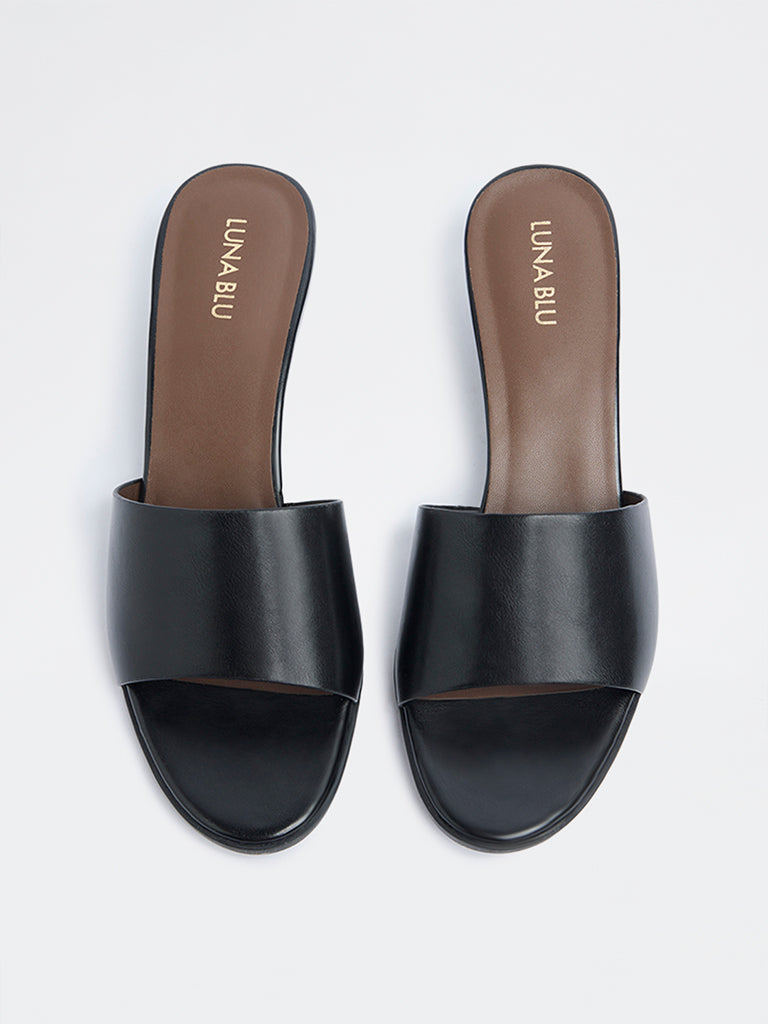 LUNA BLU Black Solid Heel Sandals