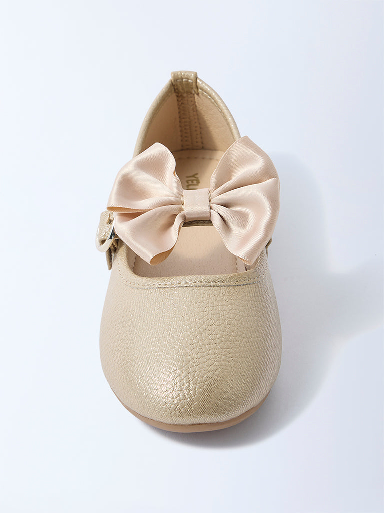 Yellow Gold Bow-Detailed Ballerina