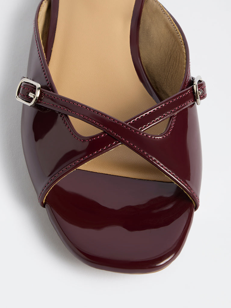 LUNA BLU Burgundy Buckle Detailed Sandals