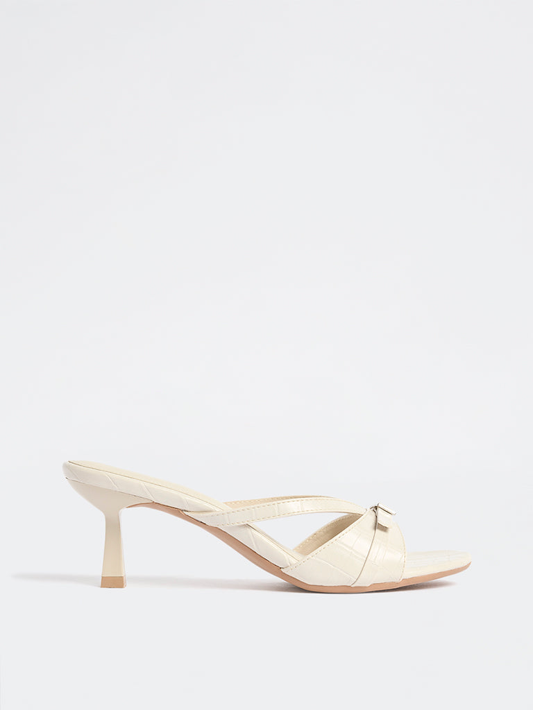LUNA BLU Ivory Buckle-Detailed Sandals