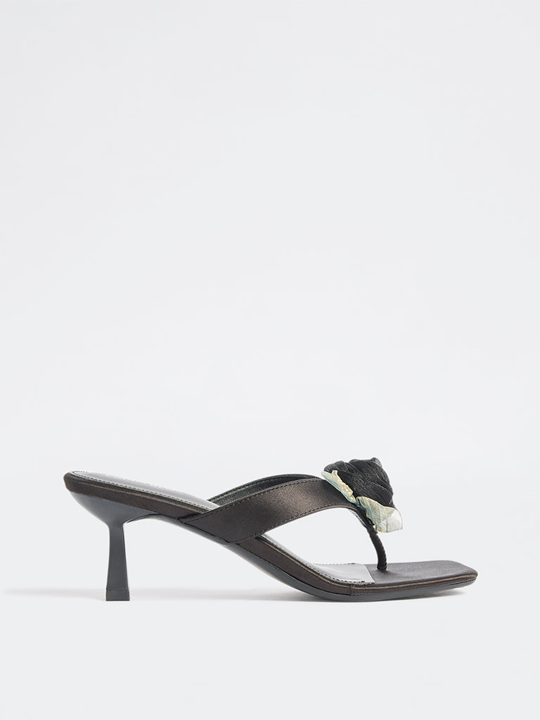 LUNA BLU Black Rose-Detailed Sandals
