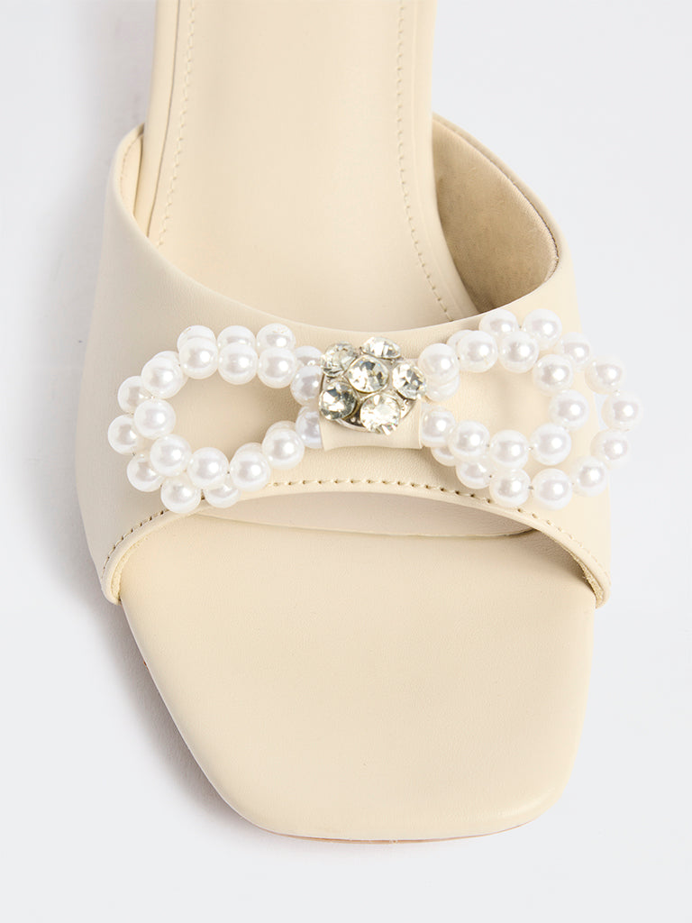 LUNA BLU Ivory Pearl-Detailed Sandals