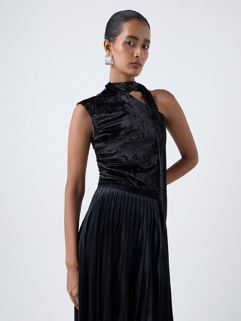 Wardrobe Black One-Shoulder Velvet Top
