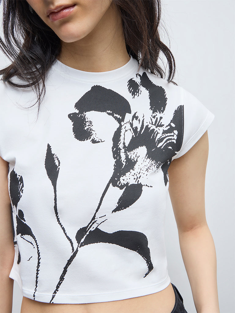 Nuon White Floral Design Cotton-Blend T-Shirt