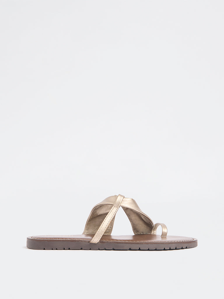 LUNA BLU Gold Ruched Toe-Ring Sandals