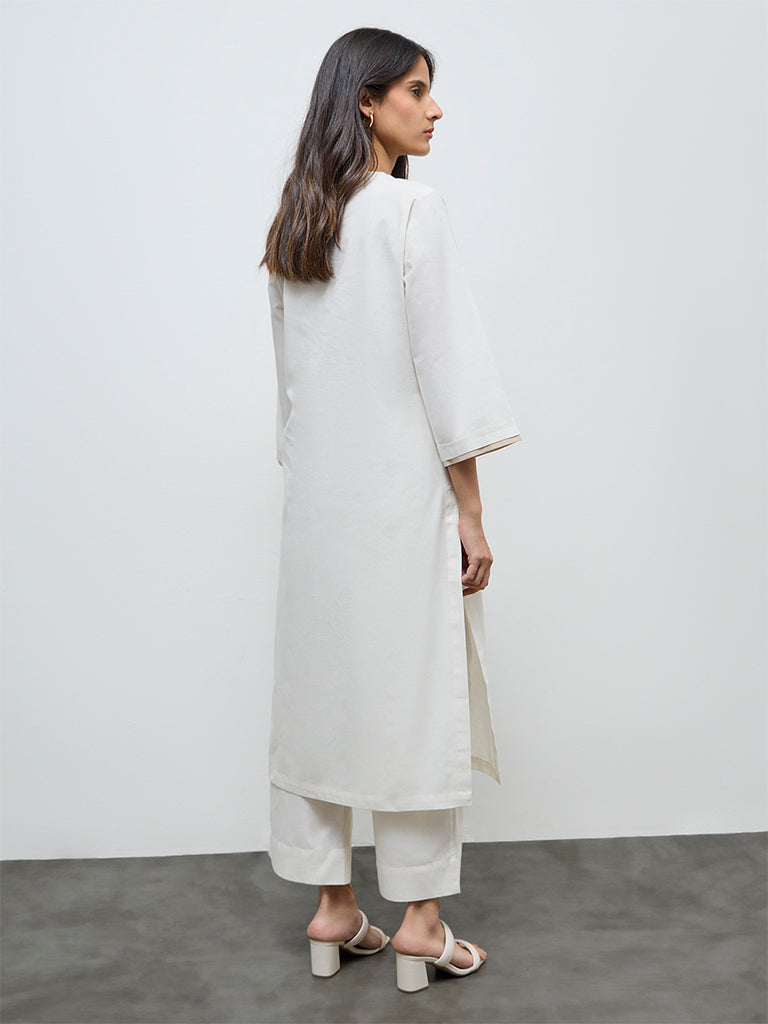 Zuba Off-White Floral Embroidered Cotton-Blend A-Line Kurta