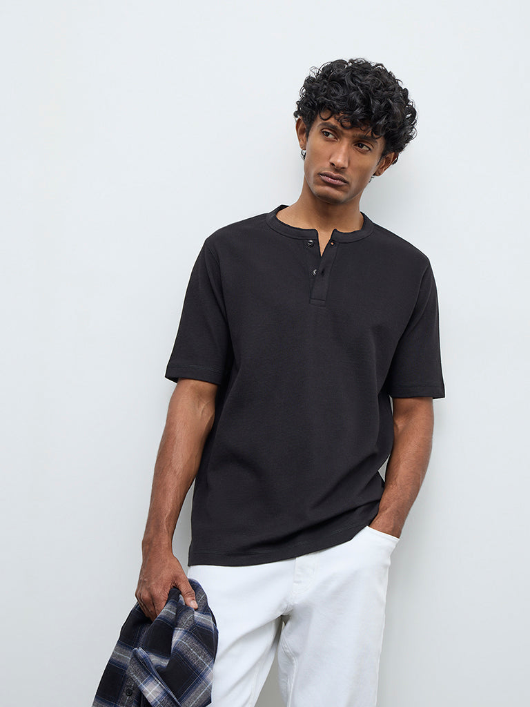 WES Casuals Black Textured Relaxed Fit Cotton-Blend T-Shirt