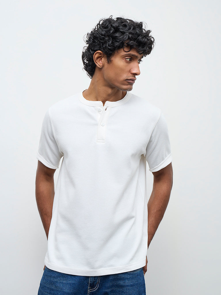 WES Casuals White Textured Relaxed Fit Cotton-Blend T-Shirt