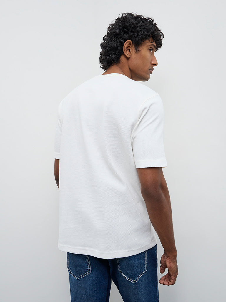 WES Casuals White Textured Relaxed Fit Cotton-Blend T-Shirt