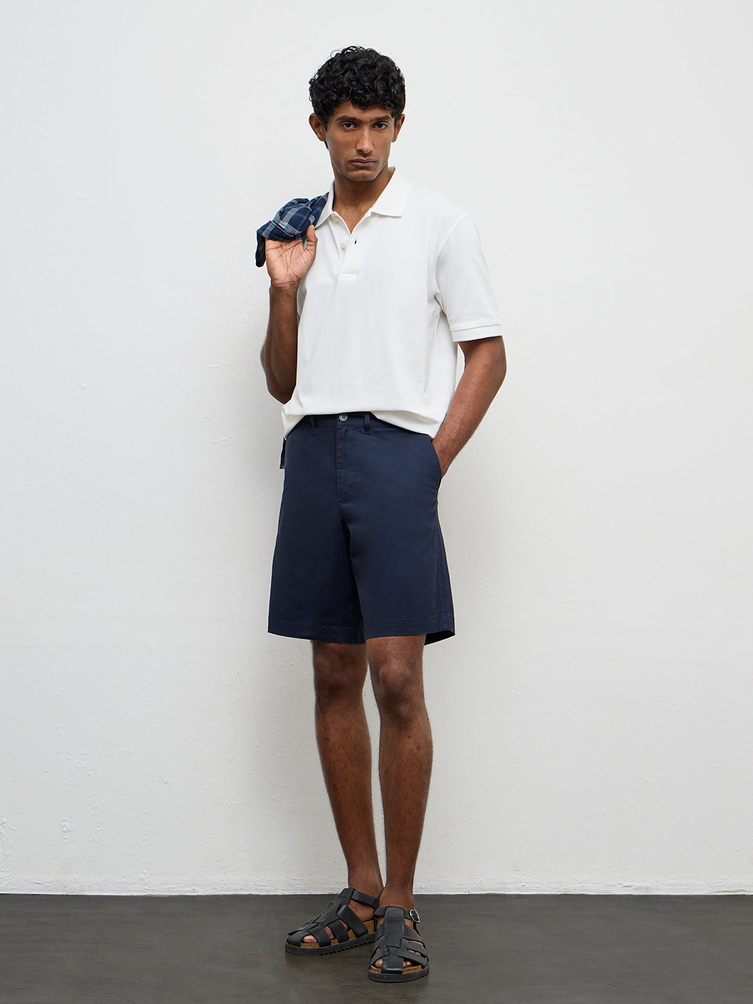 WES Casuals Navy Relaxed-Fit Mid-Rise Cotton-Blend Shorts