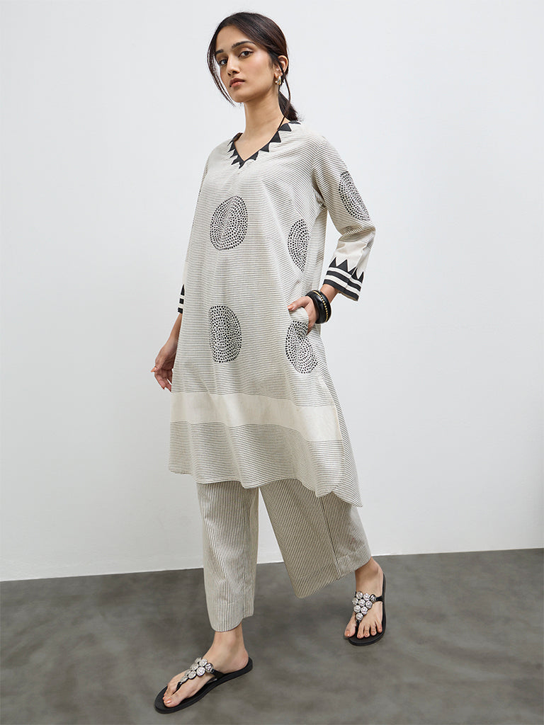 Utsa Off-White Printed Cotton-Blend A-Line Kurta