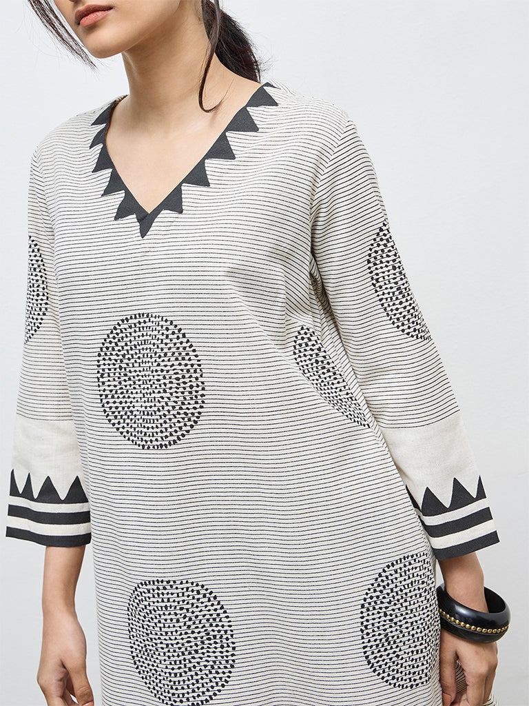 Utsa Off-White Printed Cotton-Blend A-Line Kurta