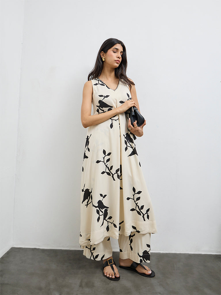Utsa Off-White Foliage Printed Pants