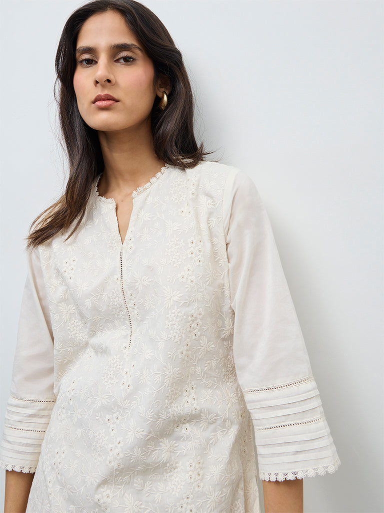 Zuba White Floral Embroidered A-Line Cotton Kurta