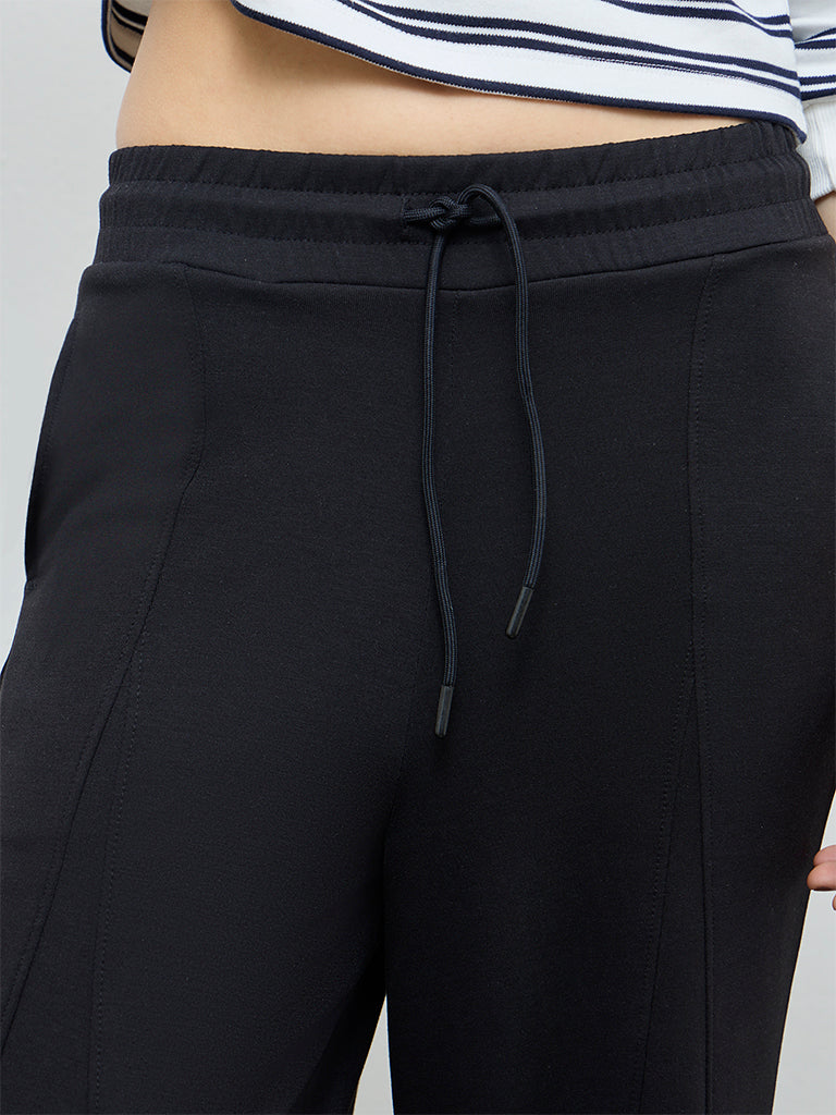 Nuoflexx Black Solid High-Rise Track Pants