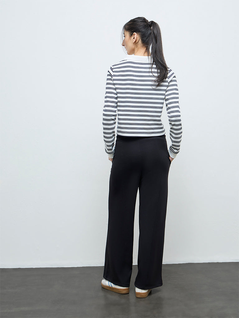 Nuoflexx Black Solid High-Rise Track Pants