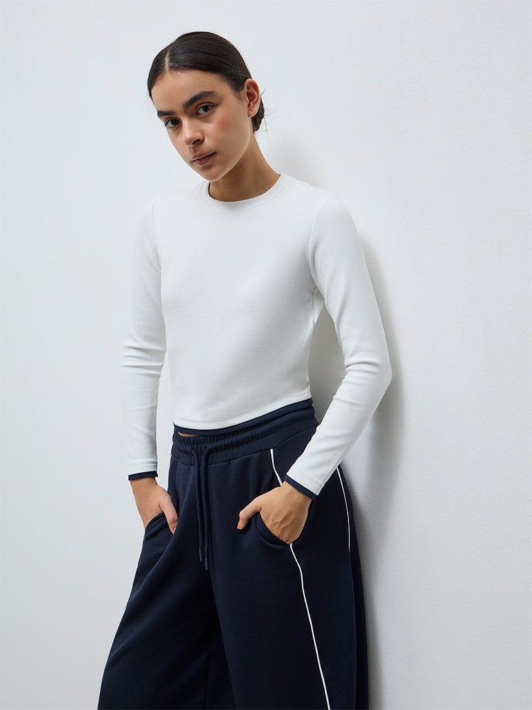 Nuoflexx Off-White Textured T-Shirt