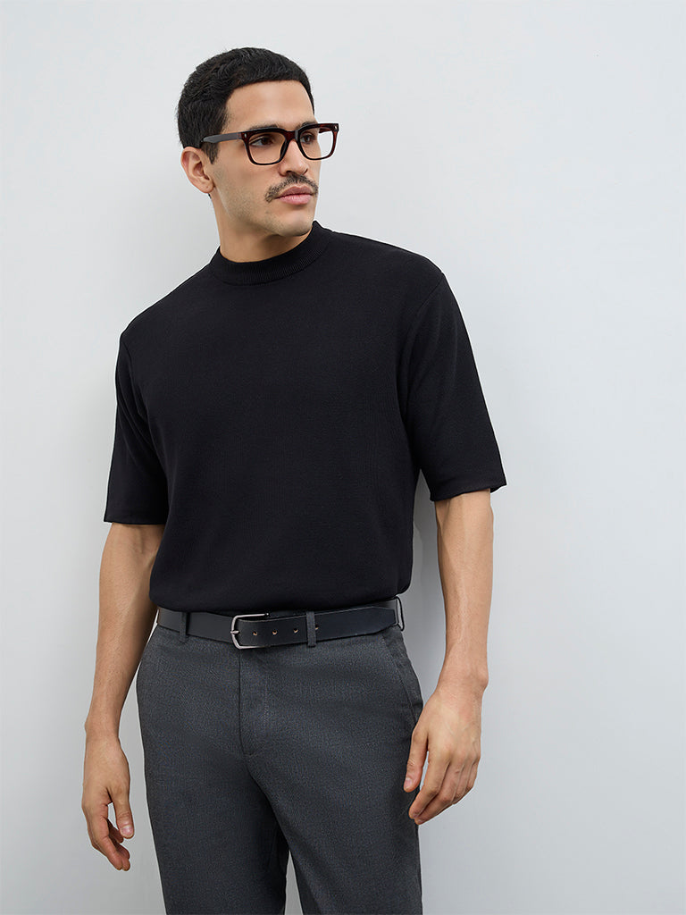 WES Formals Black Solid Slim-Fit T-Shirt