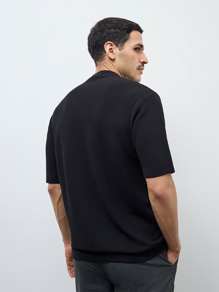WES Formals Black Solid Slim-Fit T-Shirt