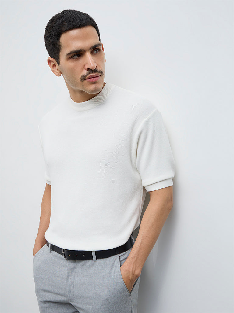 WES Formals Off-White Solid Slim-Fit T-Shirt