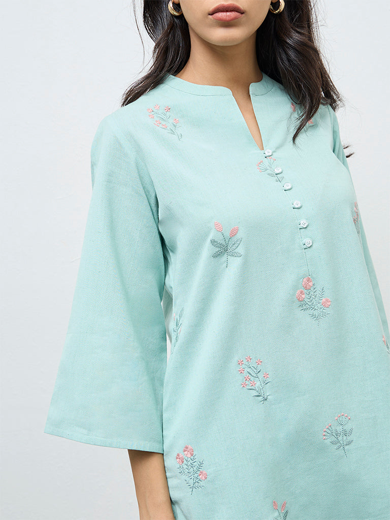 Utsa Aqua Floral Embroidered Cotton-Blend Straight Kurta