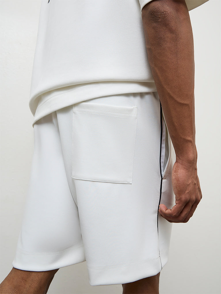 Nuoflexx Off-White Pipeline-Detail Relaxed Fit Mid-Rise Shorts