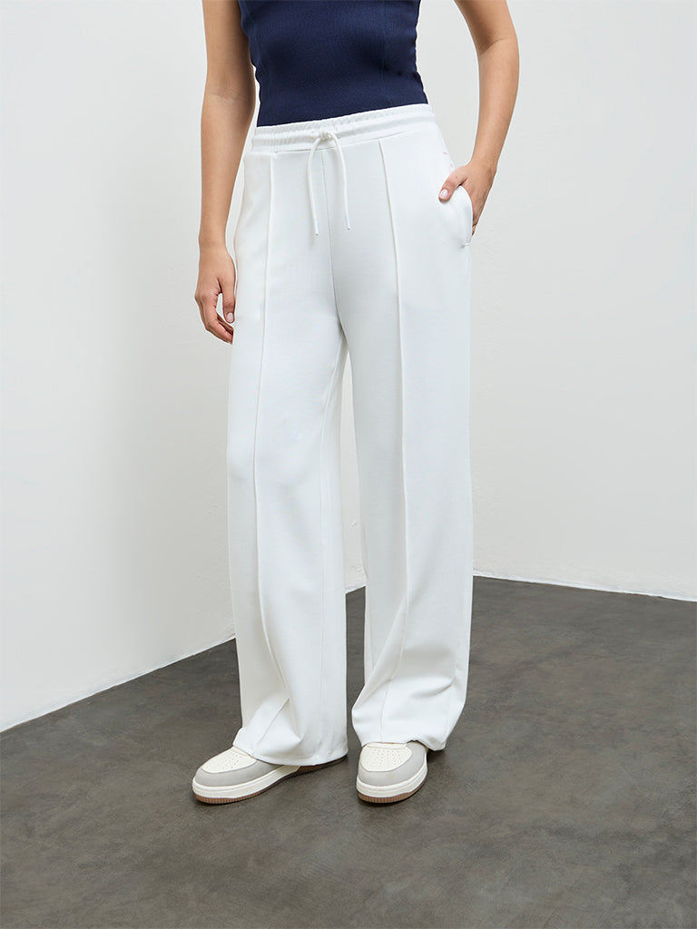 Nuoflexx White High-Rise Pants