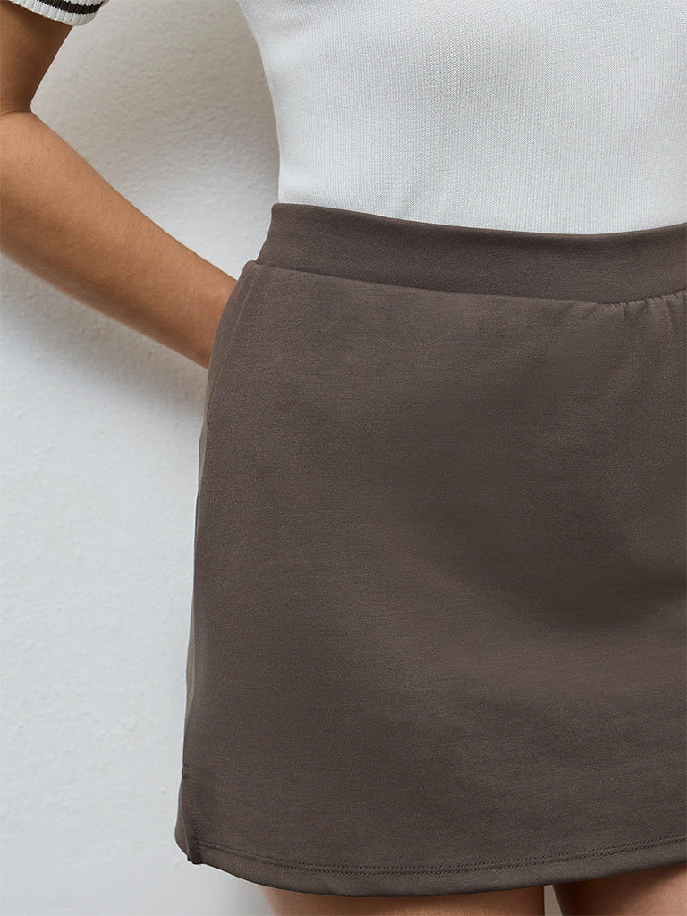 Nuoflexx Olive Solid High-Rise Skorts