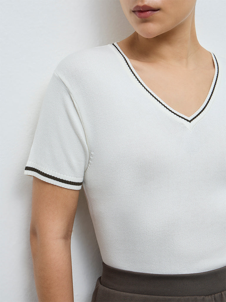 Nuoflexx Off-White Contrast-Detail Cotton Top