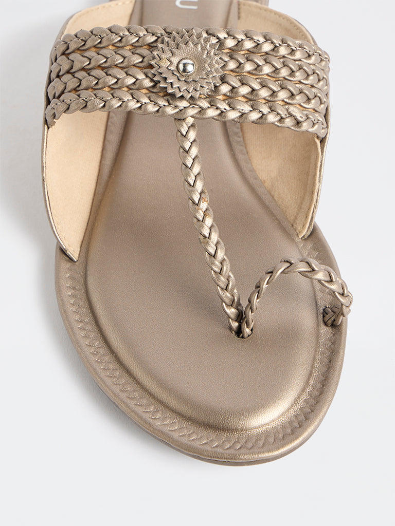 LUNA BLU Light Gold Braided Kolhapuri Sandals